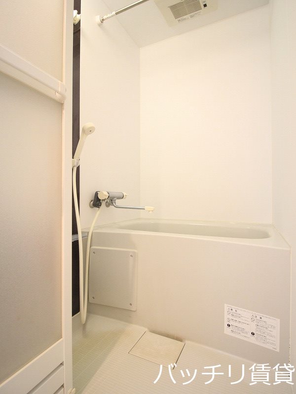 バス・シャワールーム　同型タイプの為、現状を優先致します。