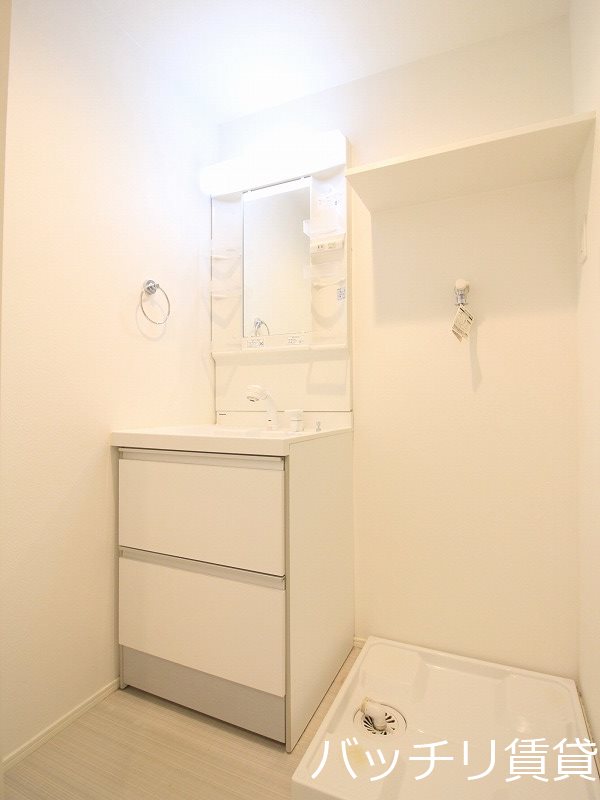 洗面設備　同型タイプの為、現状を優先致します。