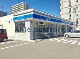 コンビニ　ローソン札幌北17東三丁目店（コンビニ）まで348m