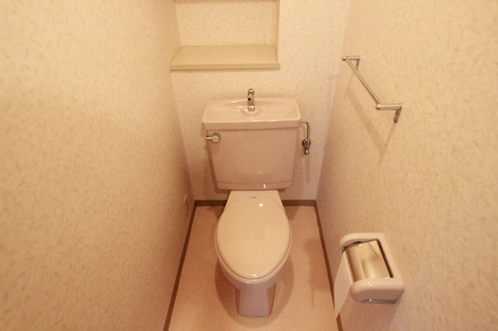 トイレ　※別の部屋の写真です