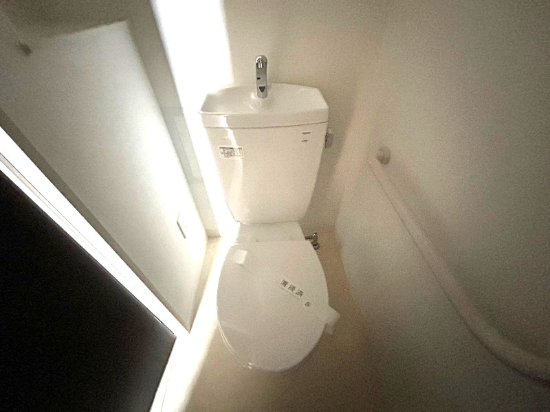 地下鉄谷町線 中崎町駅 徒歩1分 6階建 築17年のトイレ写真