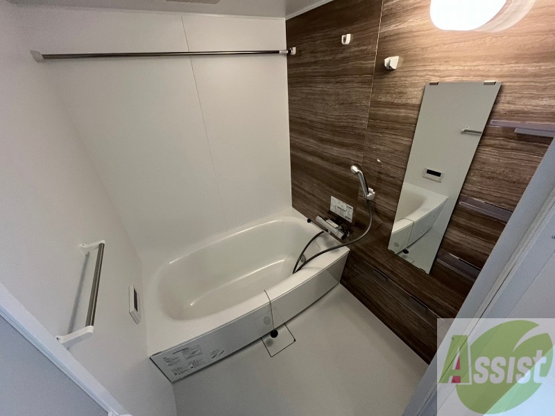 バス・シャワールーム　お風呂になります。一日の疲れを癒してくださいね。