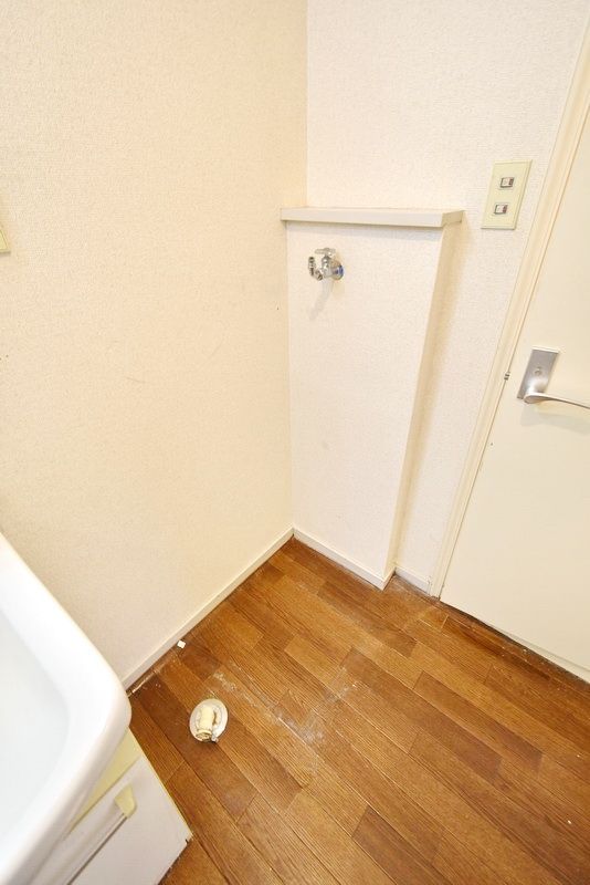 バス・シャワールーム　玄関