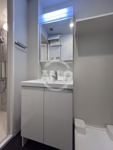 洗面設備　スプランディッド江坂DUE　洗面台