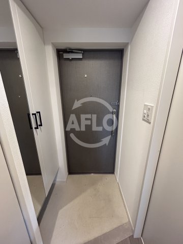 玄関　スプランディッド江坂DUE　玄関