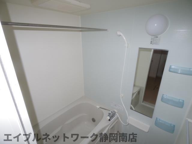 バス・シャワールーム　お風呂です