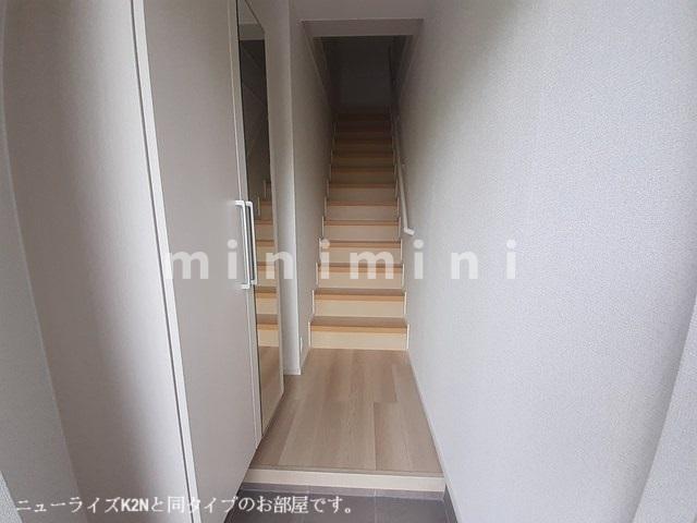 玄関　※写真は同シリーズ類似物件を含む為現況優先とさせて頂きます