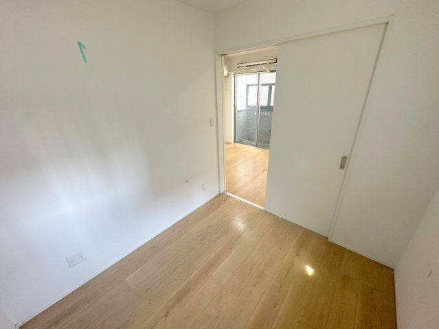 その他部屋・スペース　ゆとりのあるベッドルームで快適な睡眠をとってくださいね。