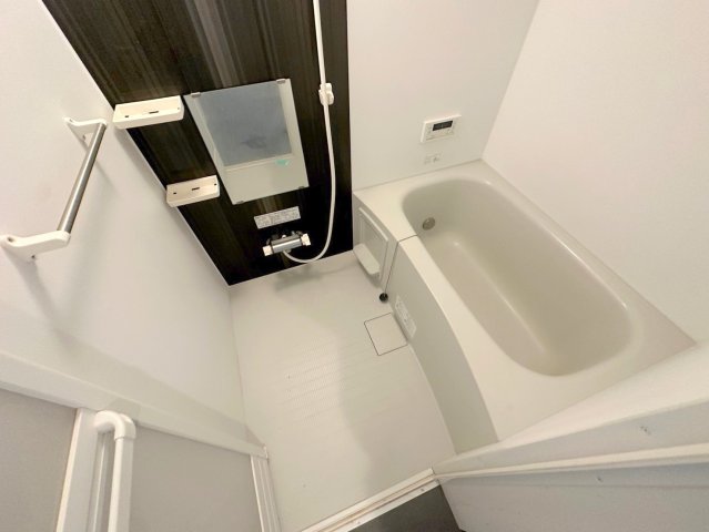 バス・シャワールーム　広めのお風呂は一日の疲れを癒してくれます。