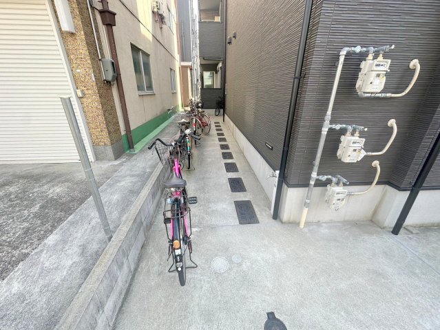 駐車場　敷地内には入居者専用の駐輪スペースもあります。