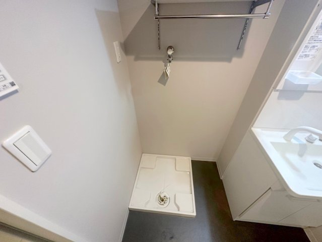 その他設備　嬉しい室内洗濯機置場。これで洗濯機も長持ちしますね。