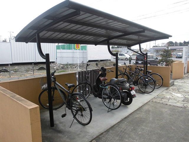 その他共有部分　屋根付き駐輪場