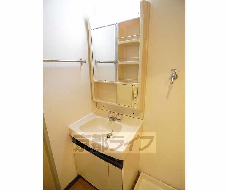 洗面設備　洗面台です。