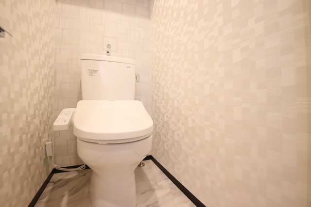 トイレ　※別室の参考写真の為、現況優先です。