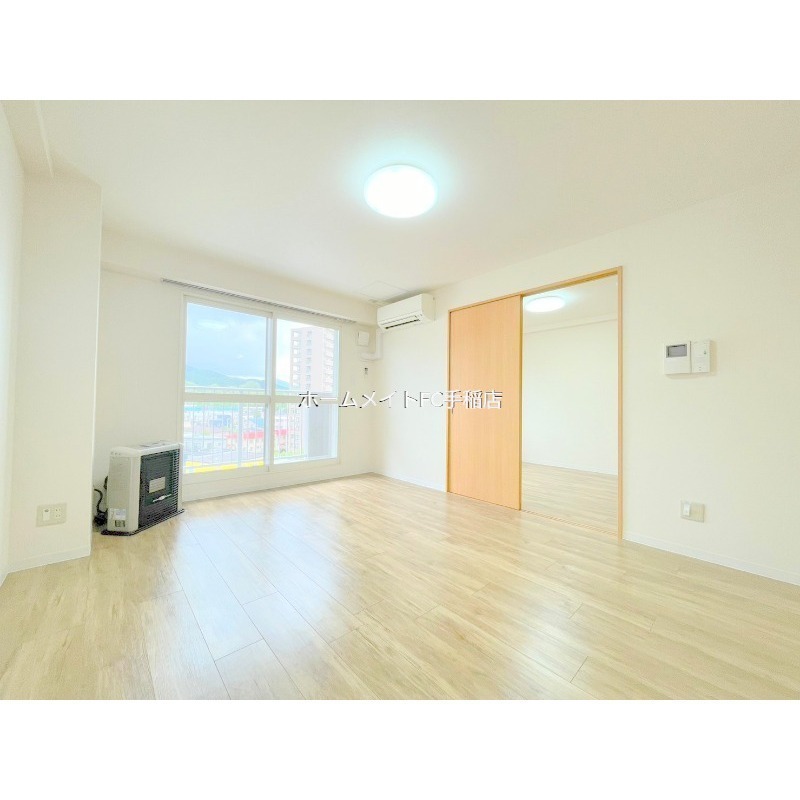 居室・リビング　広々リビングです！