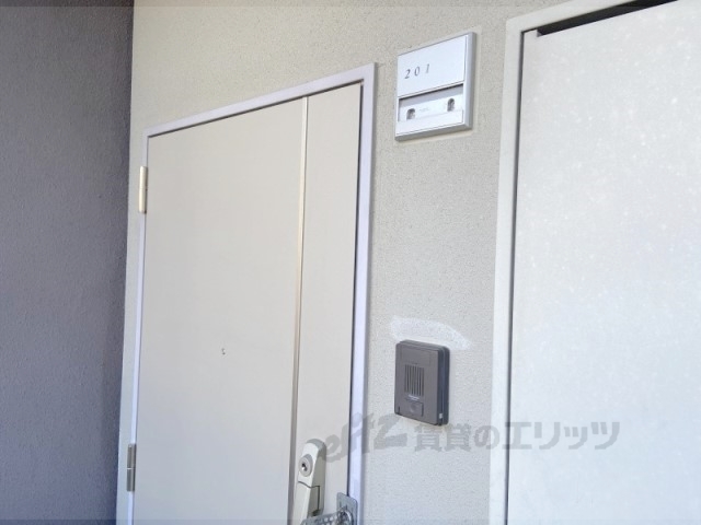 玄関　インターホン