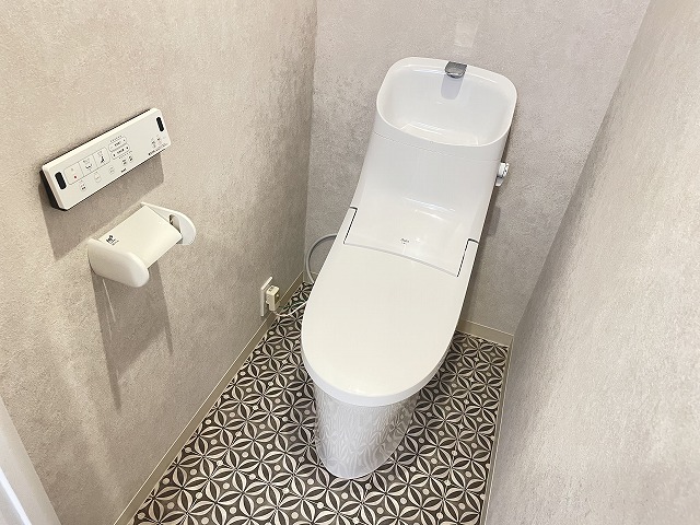 トイレ　温水洗浄便座　WC