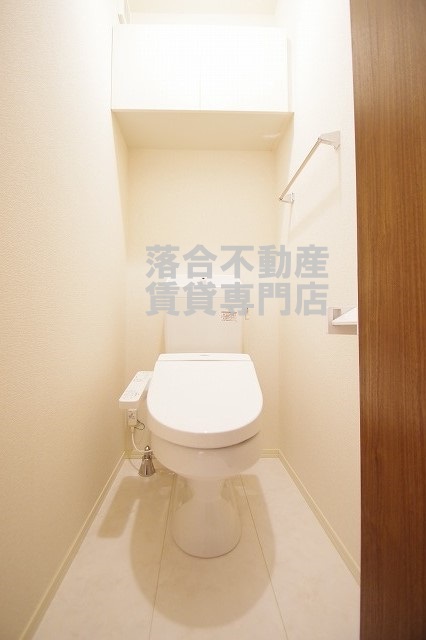 トイレ　ウォシュレット付き