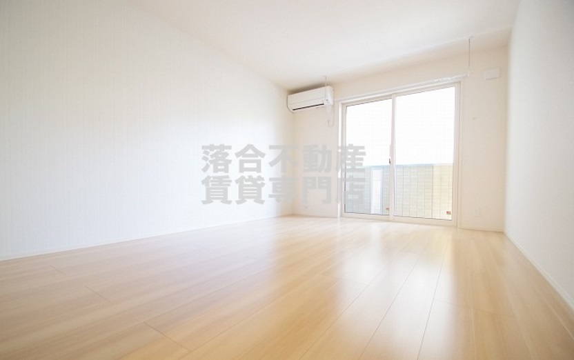 居室・リビング　明るくて広々としたお部屋♪