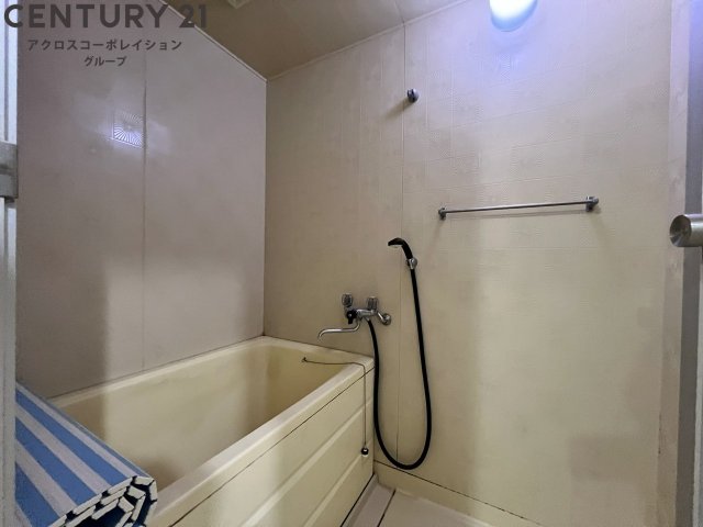 バス・シャワールーム　バストイレセパレートタイプのシンプルな浴室です♪
