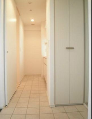 玄関　★《見学予約受け付け中》設備充実のハイグレード賃貸マンショ