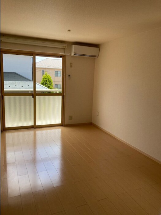 居室・リビング　リビング・二面採光の、明るいリビングです♪　　別棟参考写真