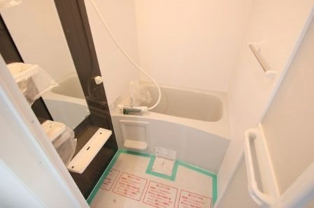 バス・シャワールーム　※同物件別号室参考写真