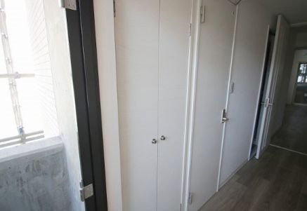 玄関　※同物件別号室参考写真