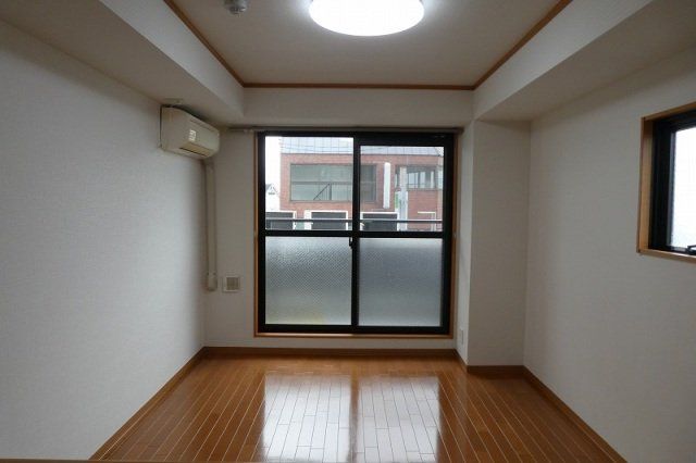 居室・リビング　ワンルームには珍しいカウンターキッチンです。