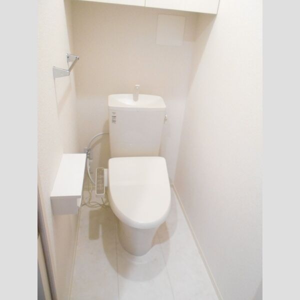 トイレ　温水洗浄暖房便座