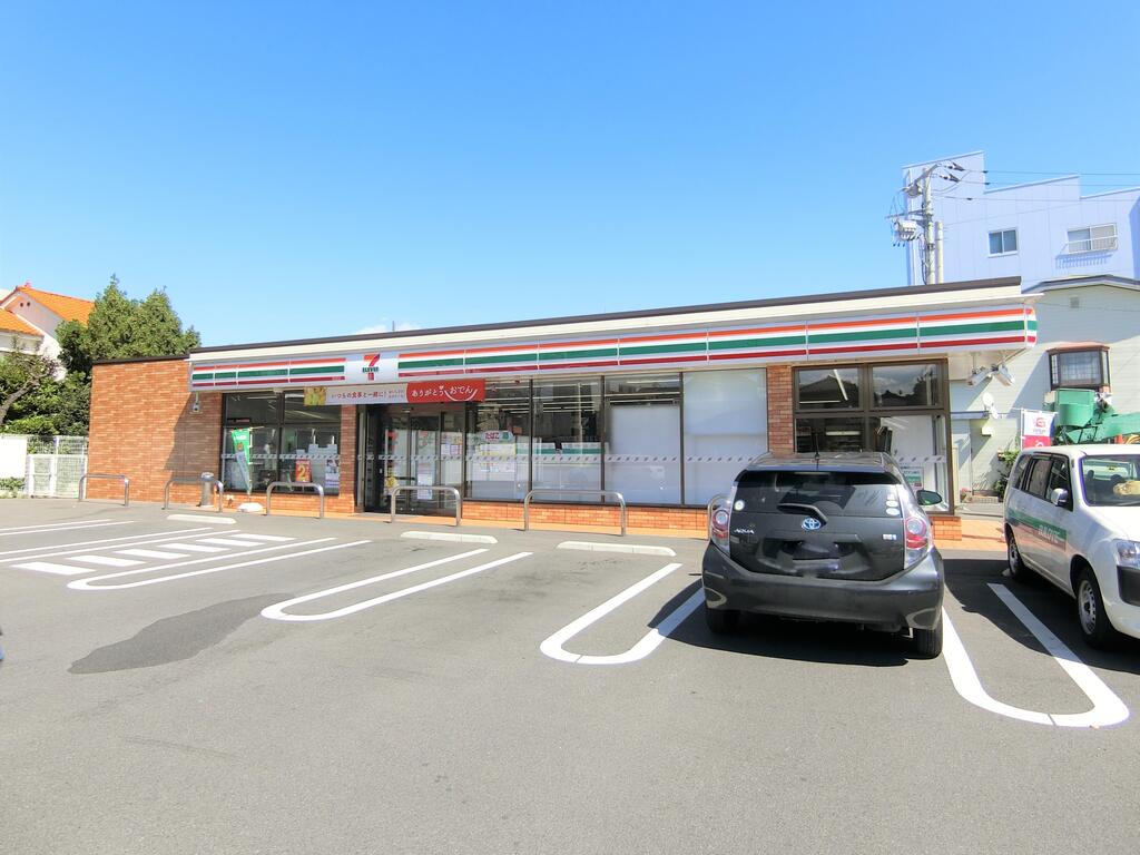 コンビニ　セブンイレブン前橋日吉町1丁目店（コンビニ）まで599m