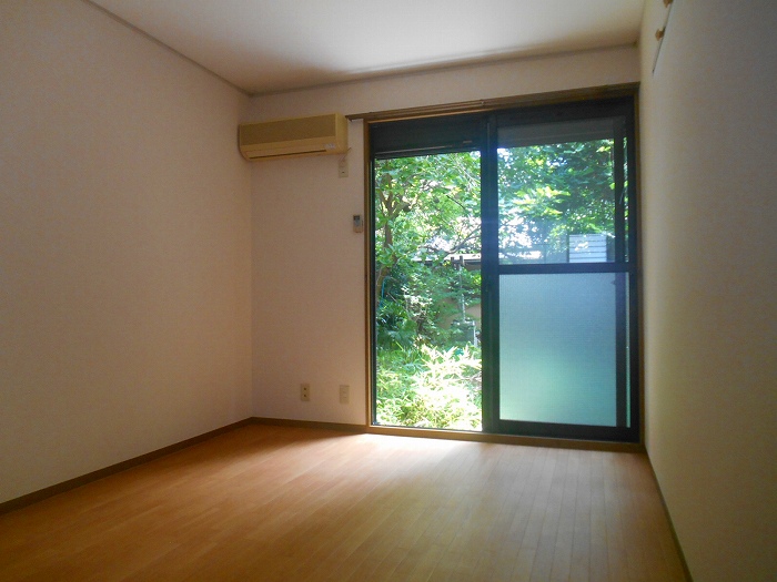 居室・リビング　同物件別部屋参考写真です