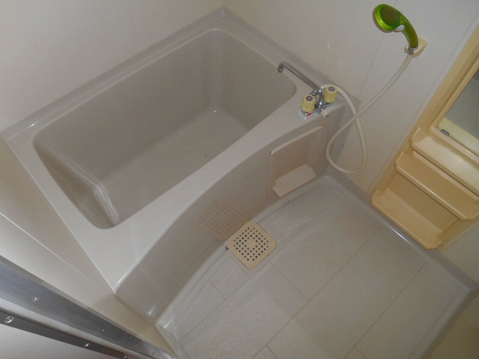 バス・シャワールーム　同物件別部屋参考写真です