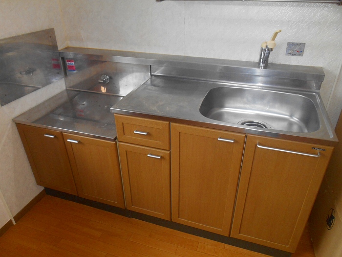 キッチン　同物件別部屋参考写真です