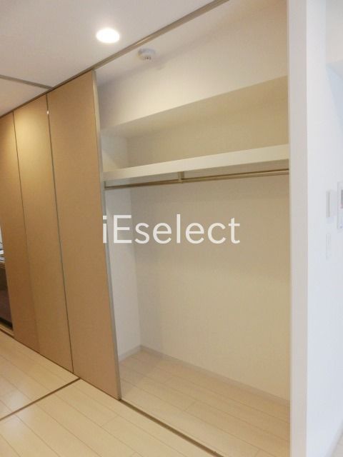 収納　スライドドア式の収納です