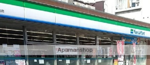 コンビニ　ファミリーマート（コンビニ）まで351m