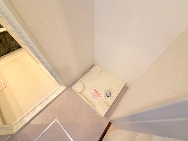 その他設備　嬉しい室内洗濯機置場。これで洗濯機も長持ちしますね。