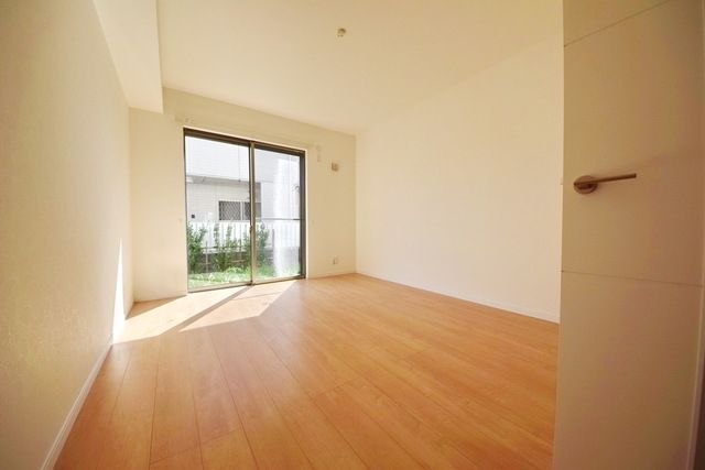 居室・リビング　★日当たりのいいお部屋です★