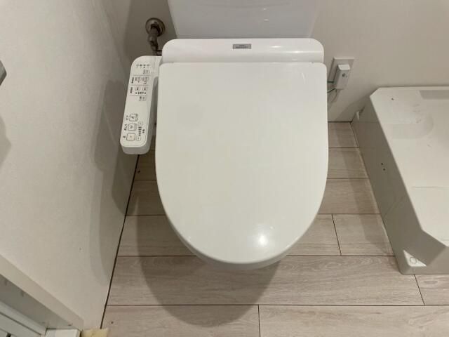 トイレ　同タイプ部屋　参考写真です