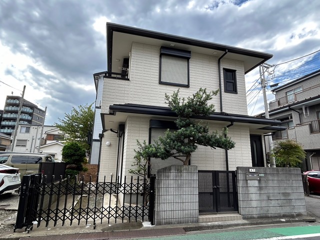 建物外観　駐車場付き戸建て