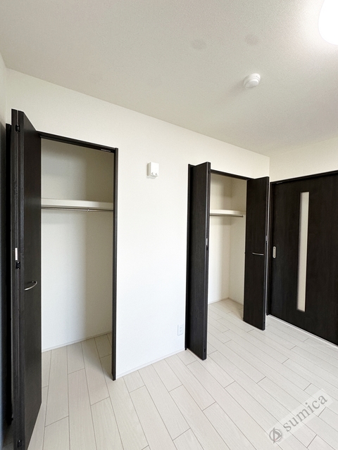 収納　２つの収納力あるクローゼットも魅力です♪♪