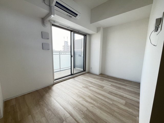 居室・リビング　こちらの居間で趣味の時間をお楽しみください