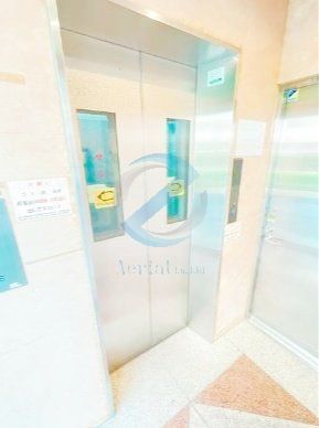 エントランス　エレベーター