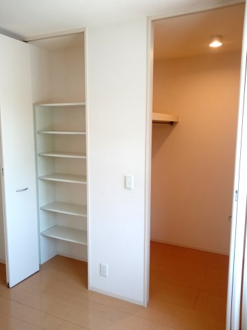 収納　ウォークインクローゼット