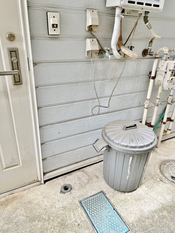 その他設備　室外洗濯機置場