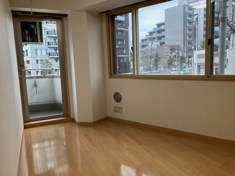 居室・リビング　☆明るい洋室☆