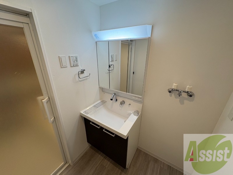 洗面設備　こちらに洗面台があります。朝の洗顔はこちらで。