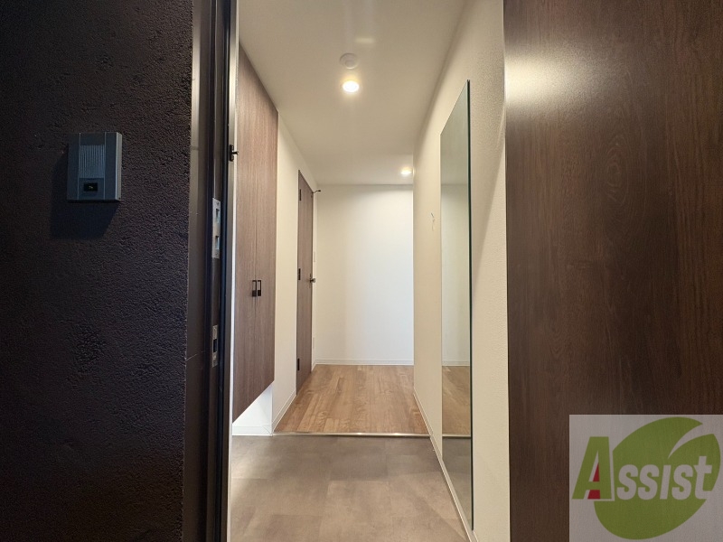 玄関　玄関です。白を基調としていて清潔感があります！