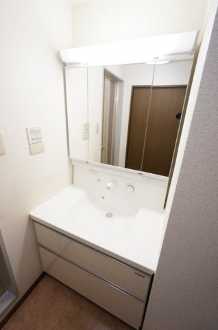 洗面設備　※同物件・同タイプの写真です。