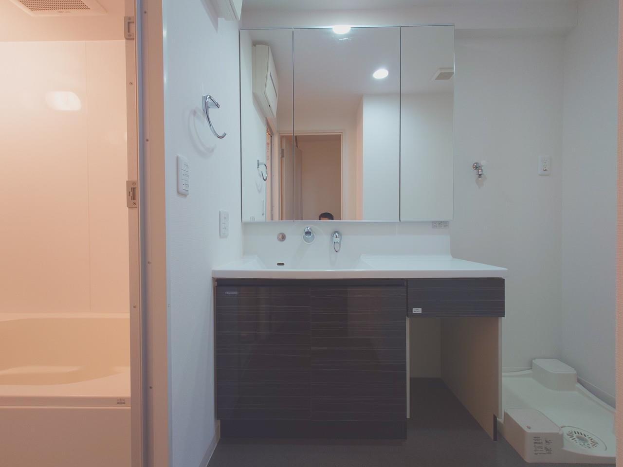 洗面設備　洗髪洗面化粧台